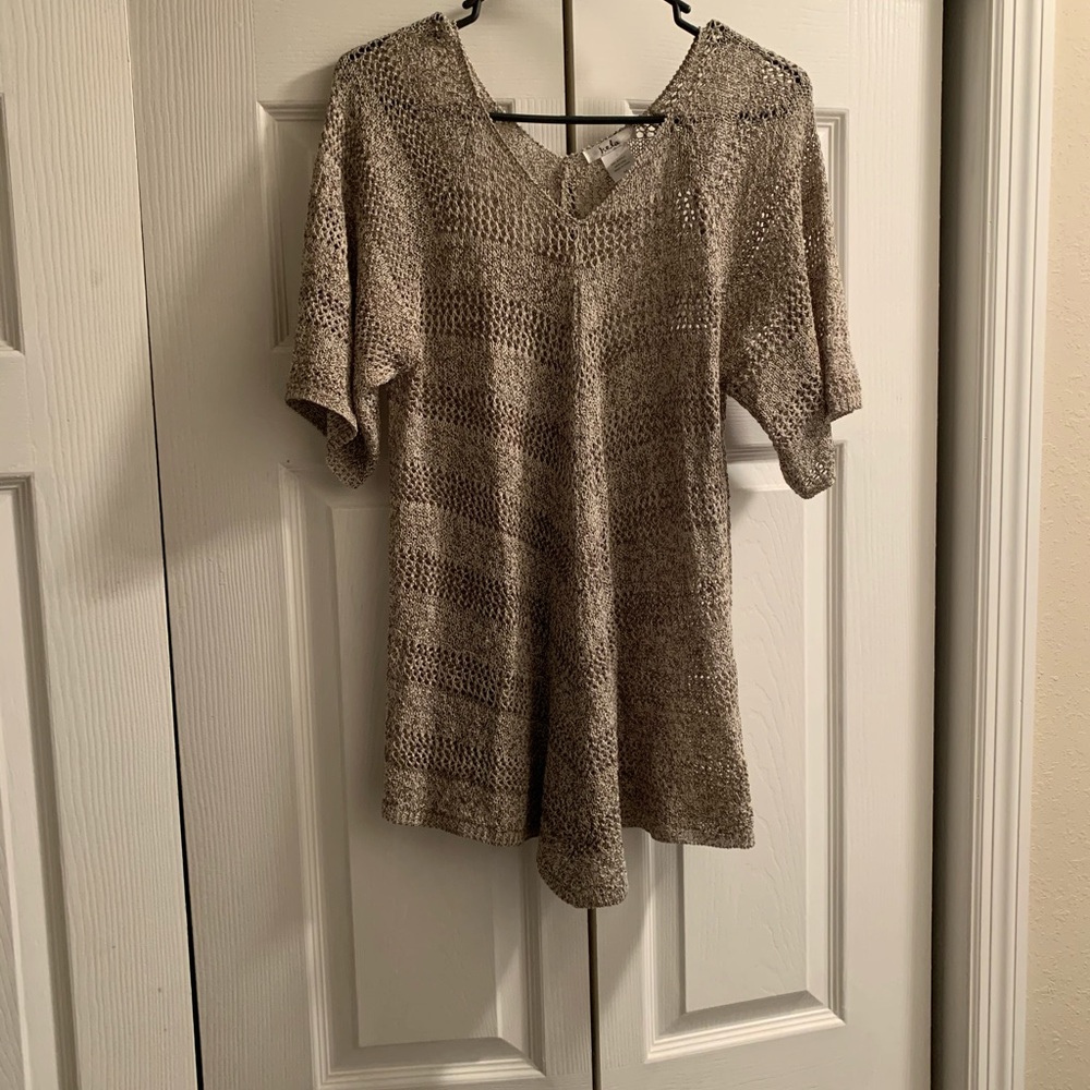 Short sleeved sweater